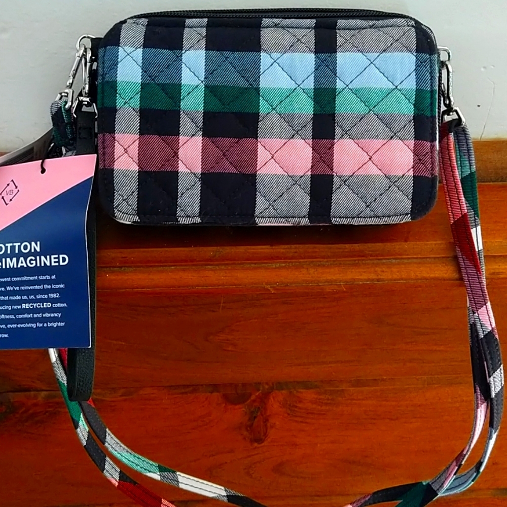 VERA BRADLEY CROSSBODY COMPACT BAG